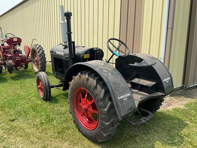 Image of McCormick-Deering 10-20 equipment image 2