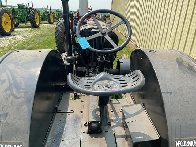 Image of McCormick-Deering 10-20 equipment image 4