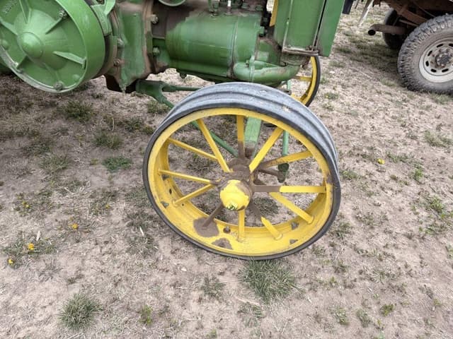 Image of John Deere D equipment image 4