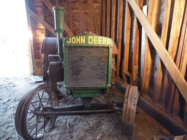 Image of John Deere D equipment image 1