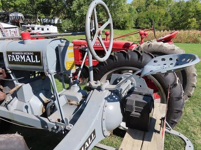 Image of Farmall Regular equipment image 4