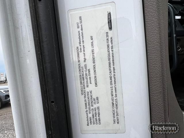 Image of Freightliner Cascadia 125 equipment image 3