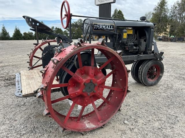 Image of Farmall Regular equipment image 4