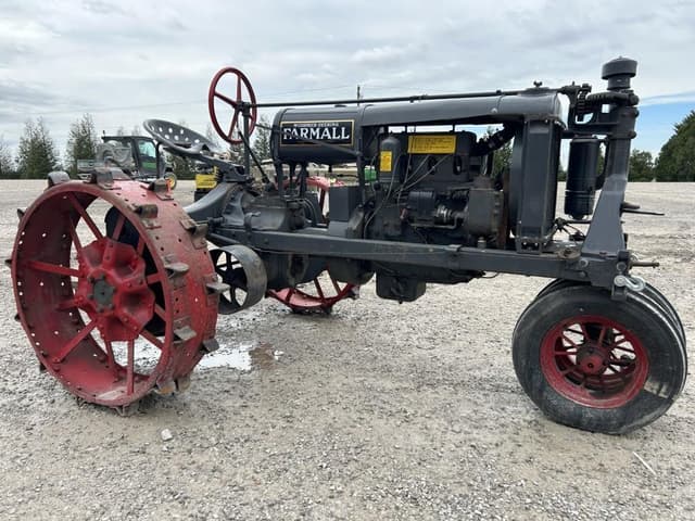Image of Farmall Regular equipment image 1