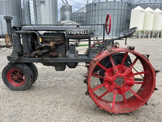 Image of Farmall Regular equipment image 2