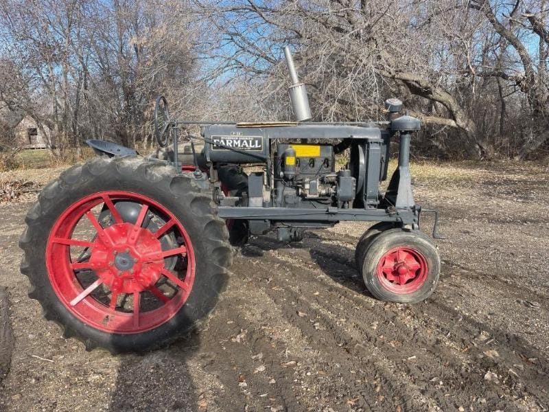 Main image Farmall F-20