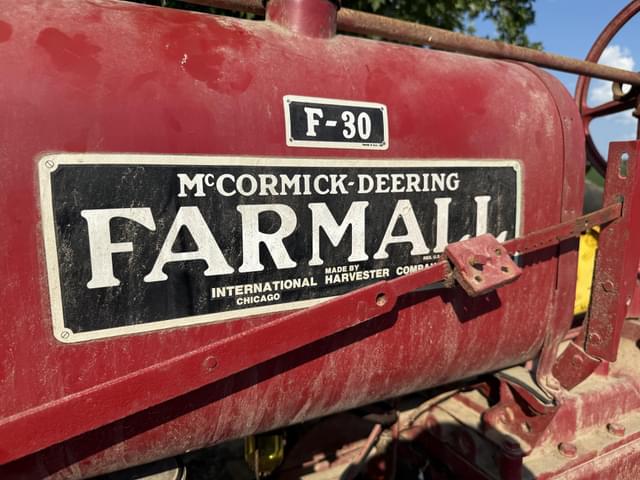 Image of Farmall F-30 equipment image 3