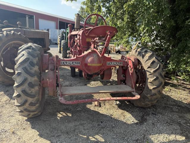 Image of Farmall F-30 equipment image 4