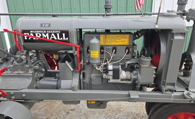 Image of Farmall F-20 equipment image 2