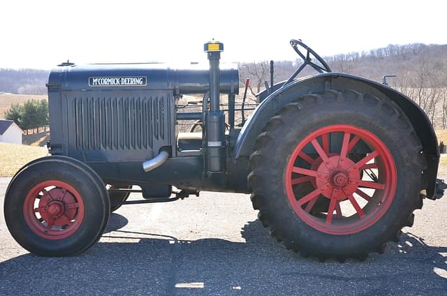 Image of McCormick-Deering 10-20 equipment image 2