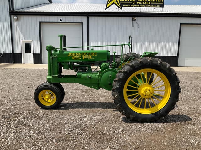 Image of John Deere A equipment image 1