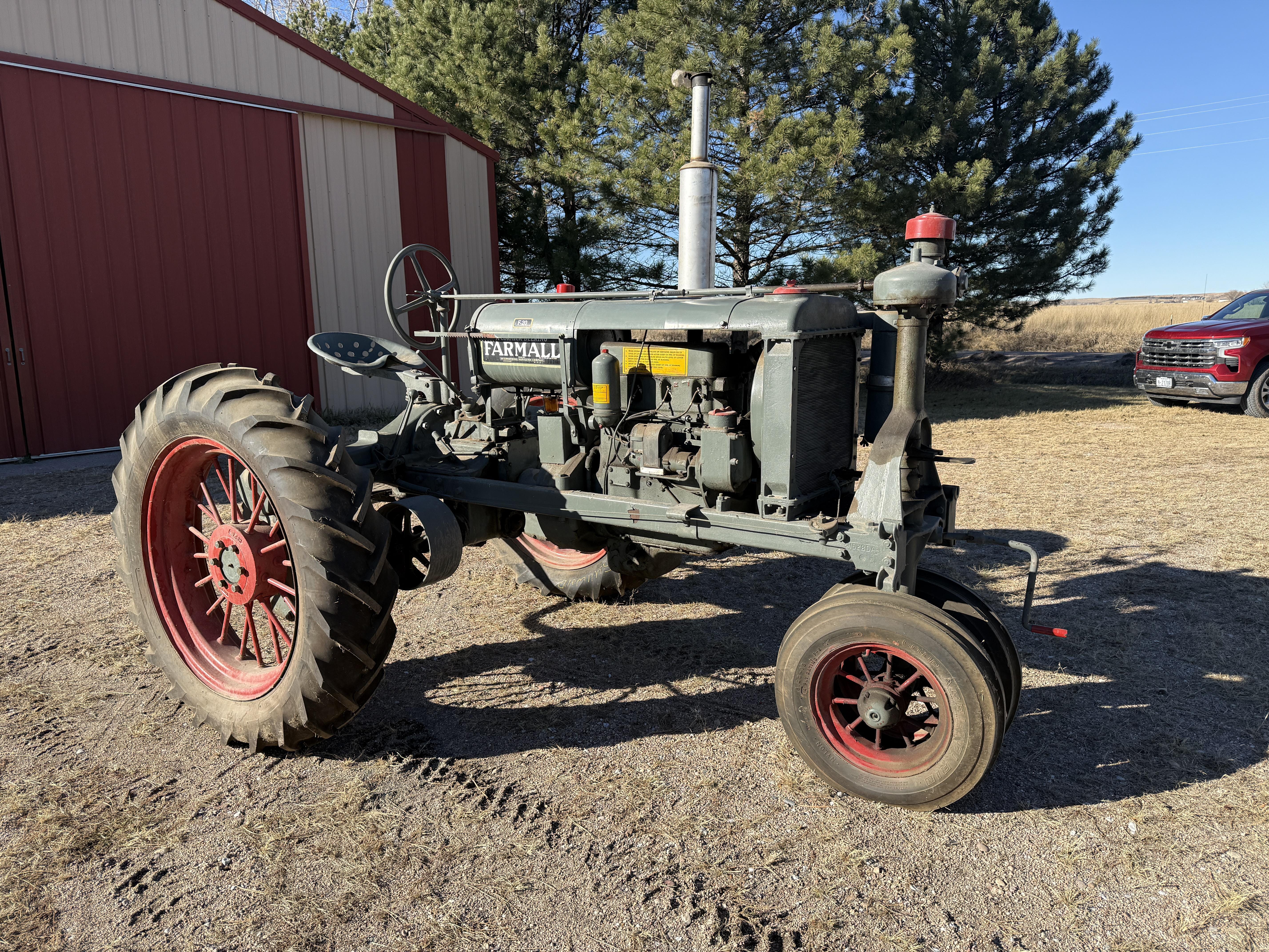 Main image Farmall F-20
