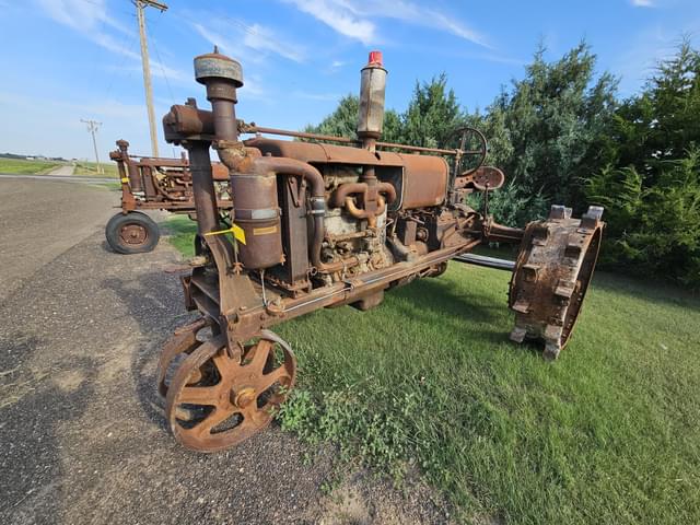 Image of Farmall F-30 equipment image 1