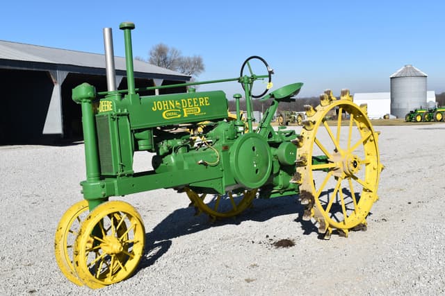 Image of John Deere A equipment image 1