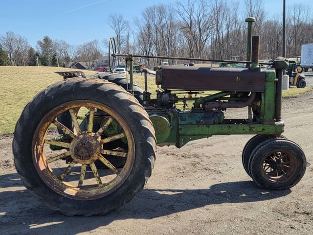 Image of John Deere A equipment image 3
