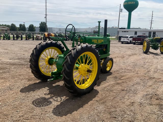 Image of John Deere A equipment image 4