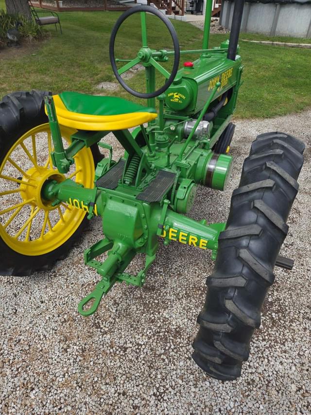 Image of John Deere B equipment image 4