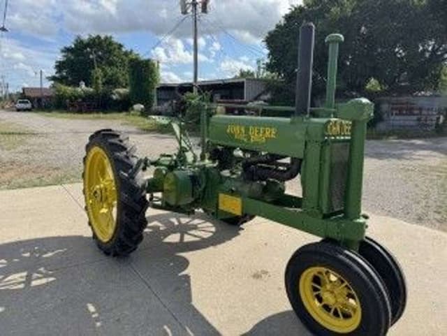 Image of John Deere A equipment image 4