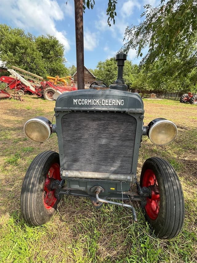 Image of McCormick-Deering WA-40 equipment image 4