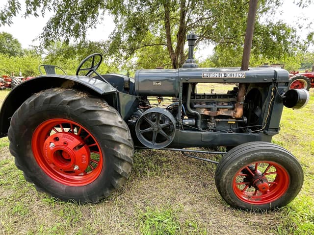 Image of McCormick-Deering WA-40 equipment image 3