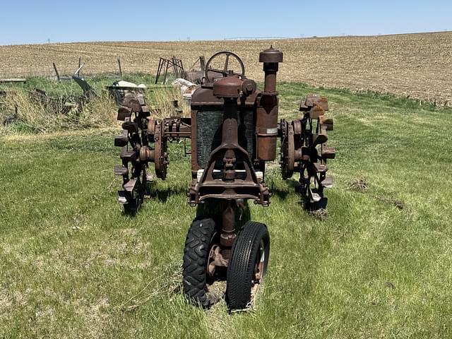 Image of Farmall F-20 equipment image 1