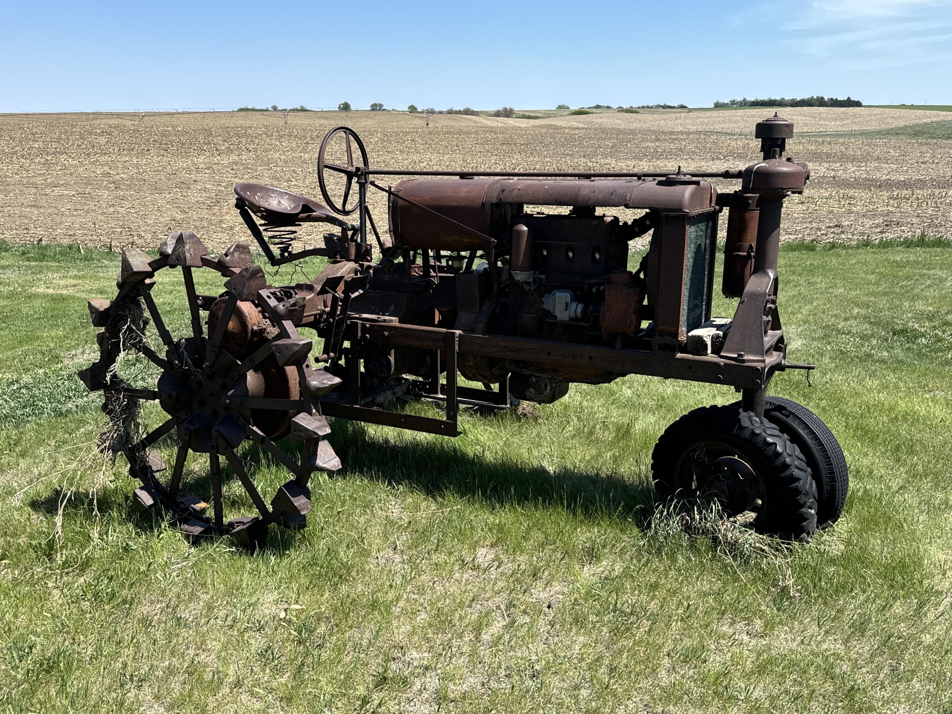 Main image Farmall F-20