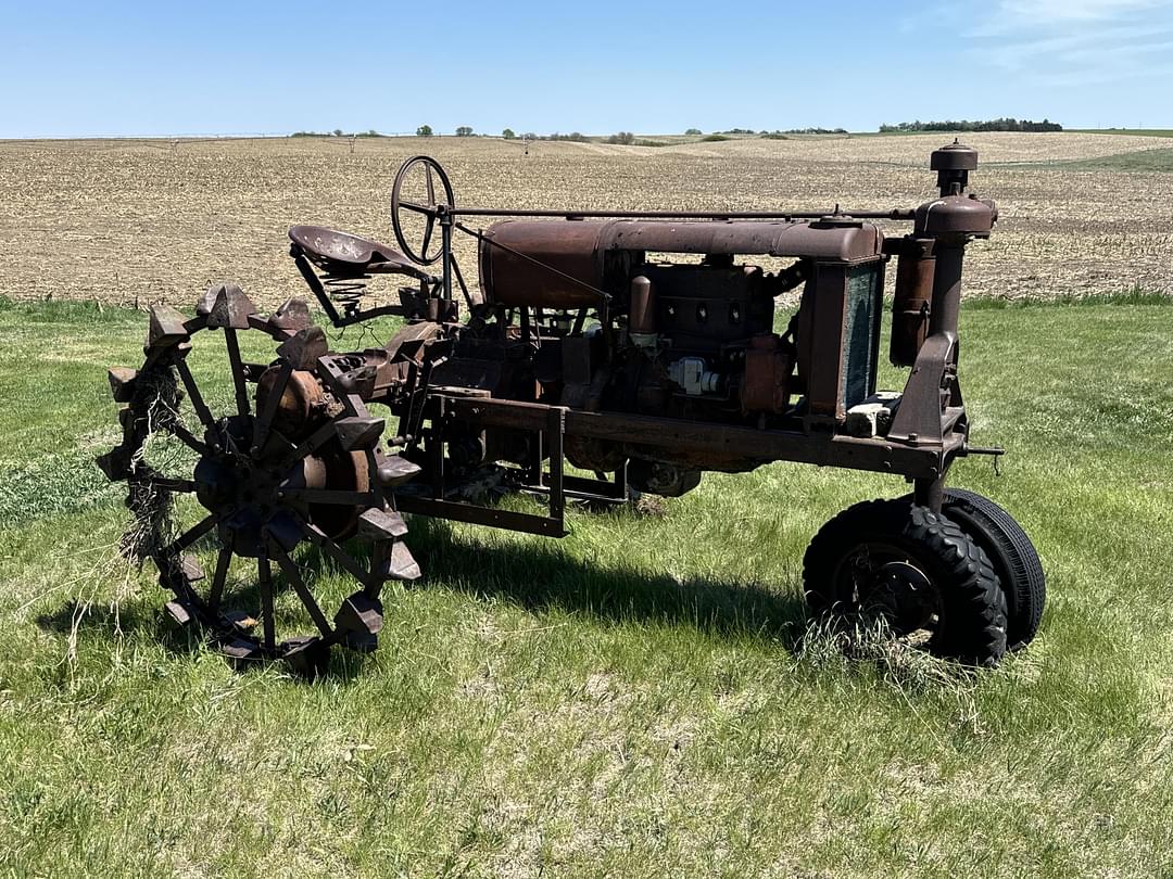Image of Farmall F-20 Primary image