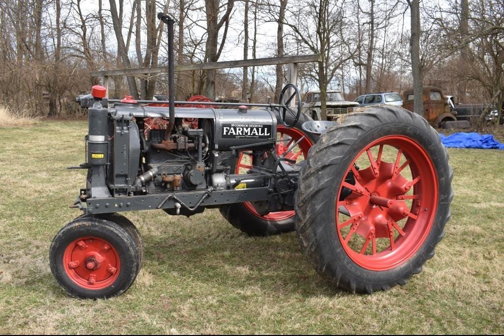 Main image Farmall F-12