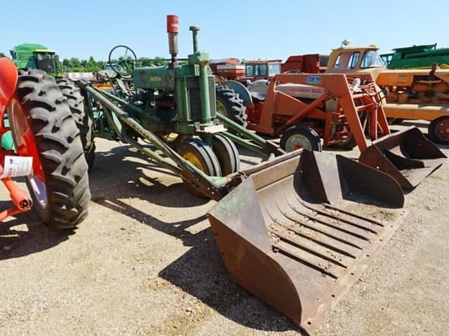 Image of John Deere A equipment image 1