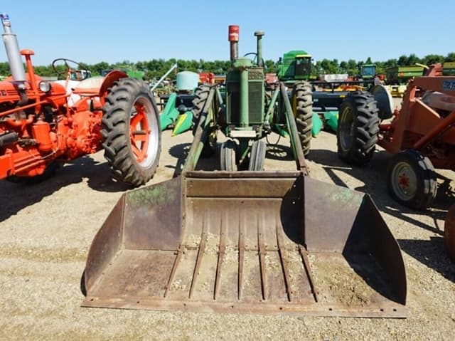Image of John Deere A equipment image 3