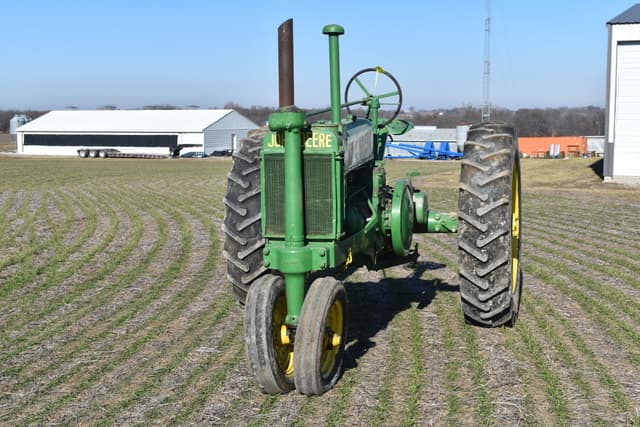 Image of John Deere A equipment image 3