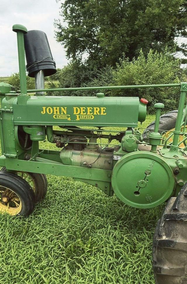 Image of John Deere A equipment image 3
