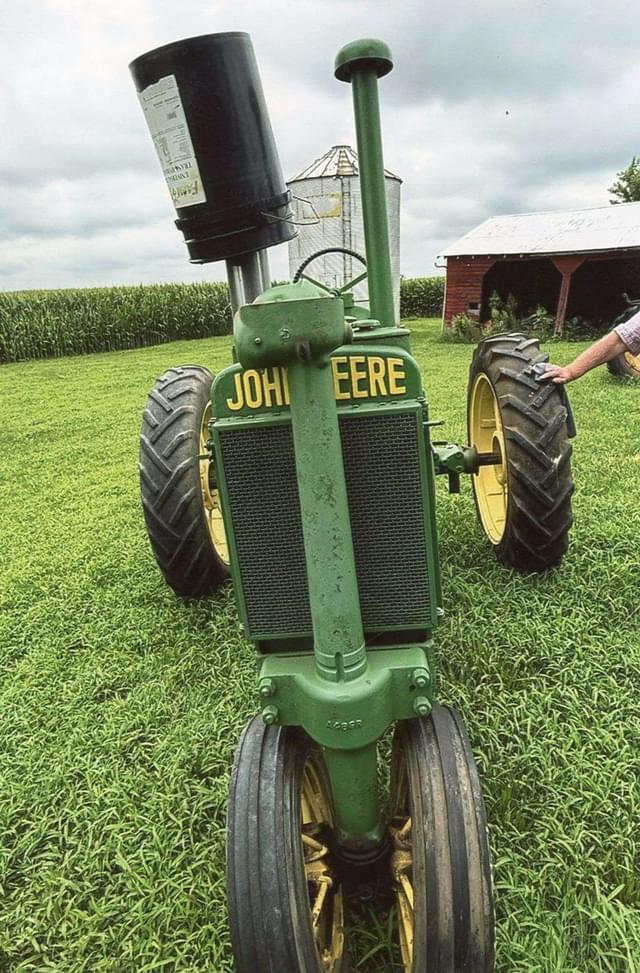 Image of John Deere A equipment image 1