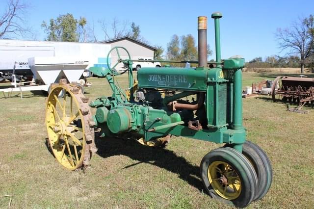 Image of John Deere A equipment image 1