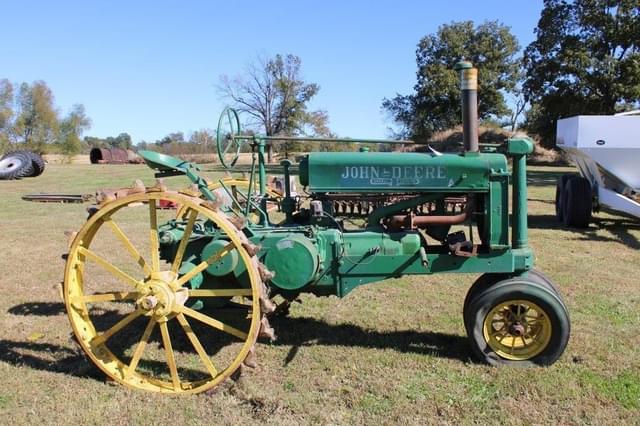 Image of John Deere A equipment image 2