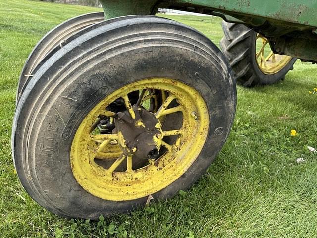 Image of John Deere A equipment image 3