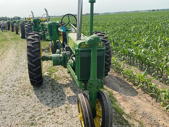 Image of John Deere B equipment image 1