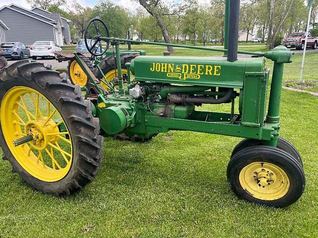 Image of John Deere B equipment image 1