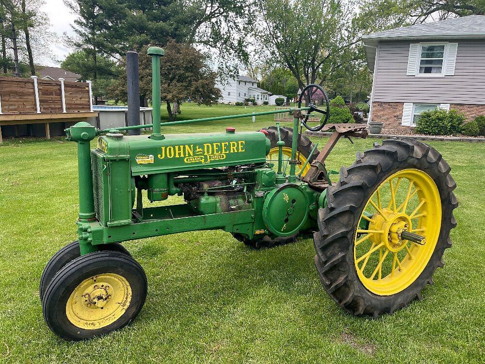 Image of John Deere B Primary image