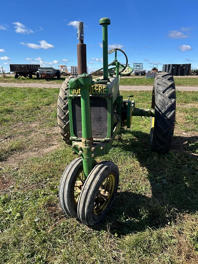 Image of John Deere B equipment image 1