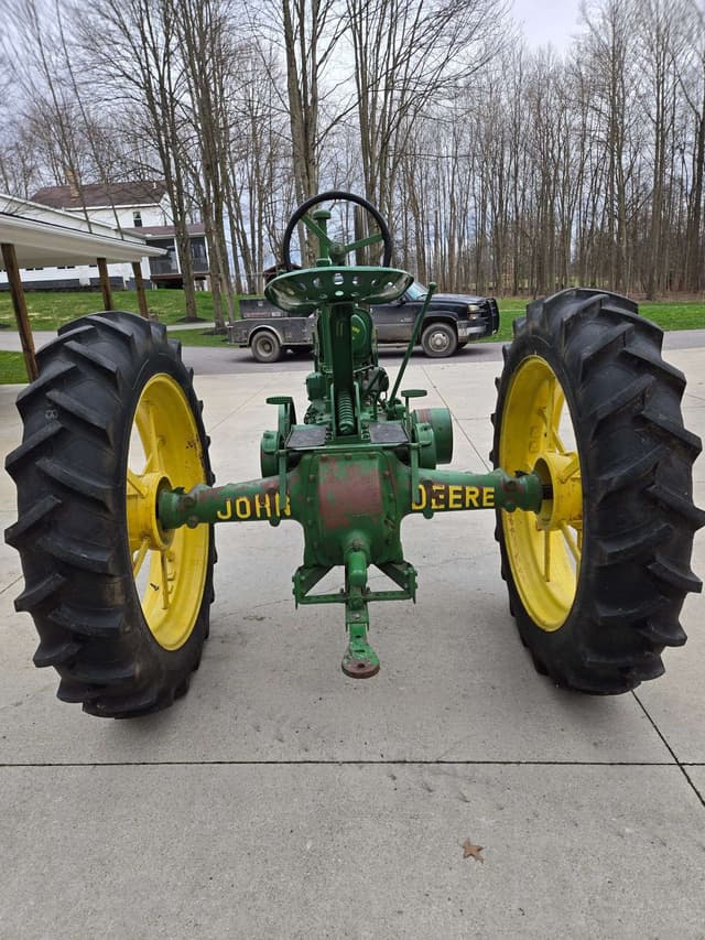 Image of John Deere B equipment image 2
