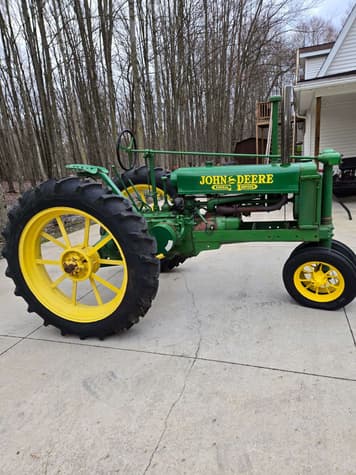 Main image John Deere B