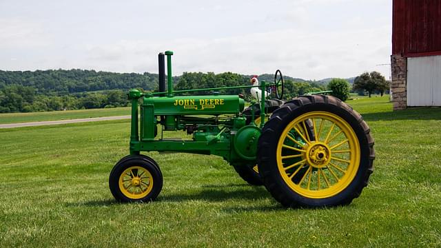 Image of John Deere B equipment image 1