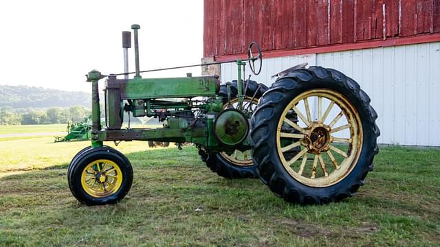 Image of John Deere B equipment image 2