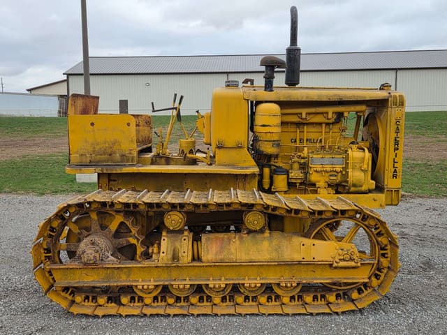 Image of Caterpillar D6 equipment image 3
