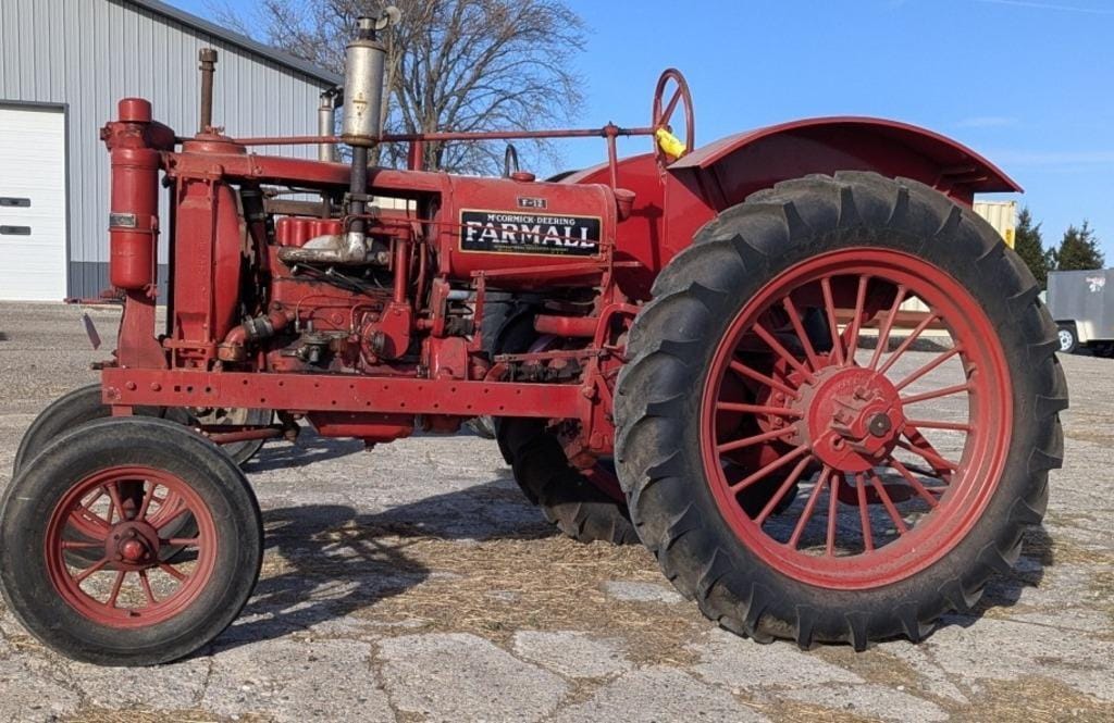 1937 Farmall F-12 Equipment Image0