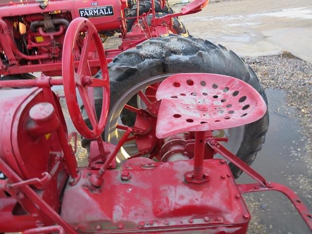 Image of Farmall F-12 equipment image 3