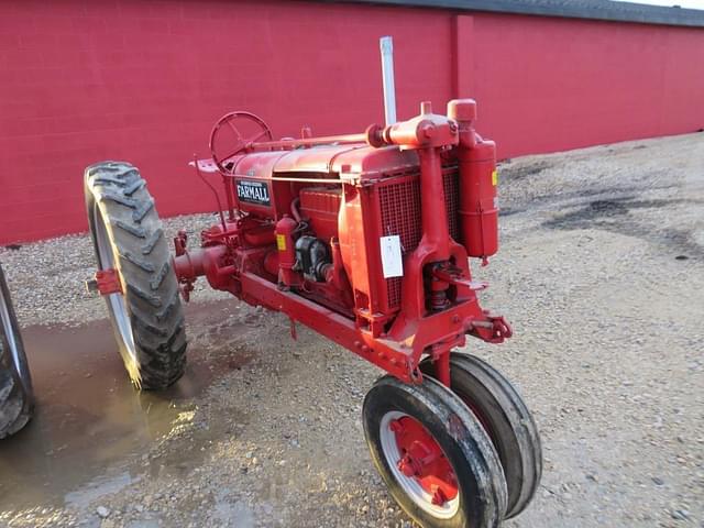 Image of Farmall F-12 equipment image 1