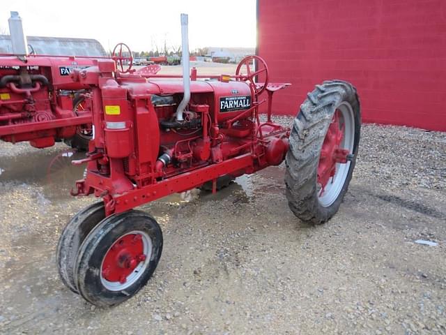 Image of Farmall F-12 equipment image 2