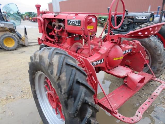 Image of Farmall F-30 equipment image 4